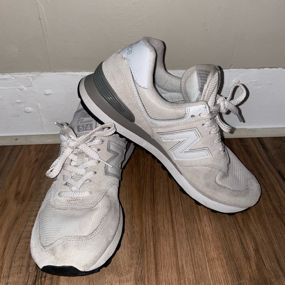 New balance 574 beige size 9